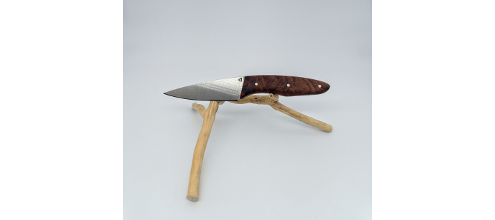 Couteau artisanal Savoie – Manche en noyer stabilisé, modèle ergonomique