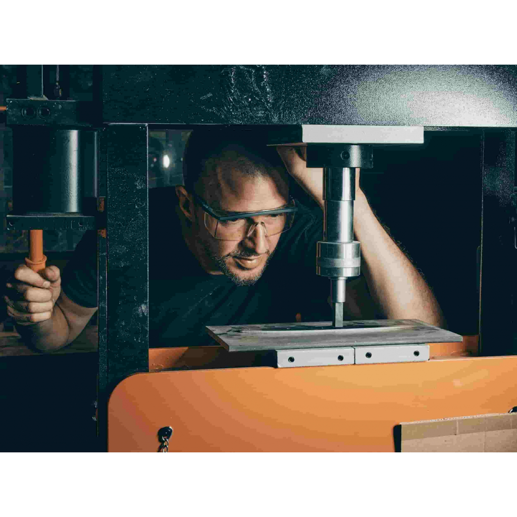 Couteau artisanal de cuisine fabriqué en Savoie, à la main et sur-mesure