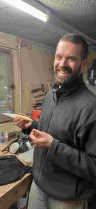 Idée cadeau unique : offrir un stage de coutellerie en Haute-Savoie