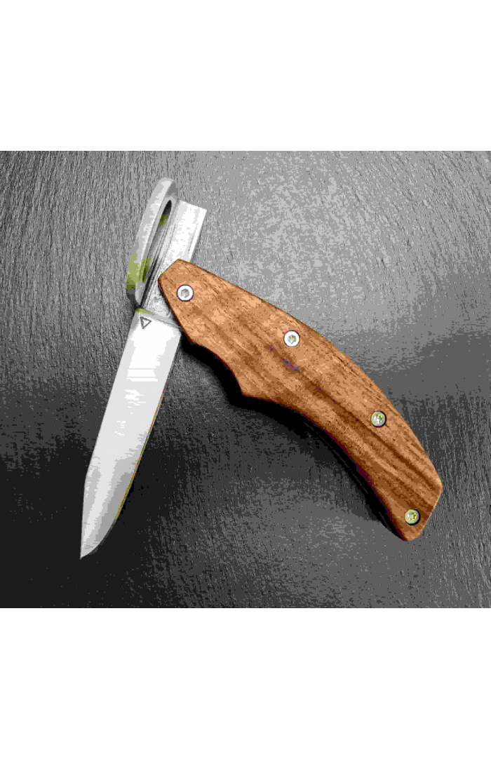 Couteau pliant « Piton PGHM » – Lien symbolique entre montagne et engagement