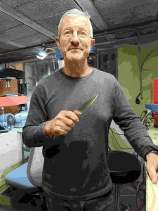 Travail minutieux de la lame pendant un stage