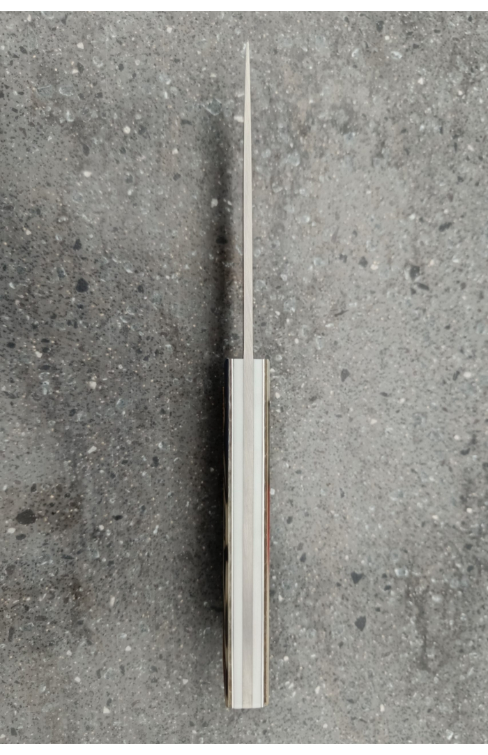 N°2 | Couteau de table 21 cm | Ski recyclé, Corian® et titane