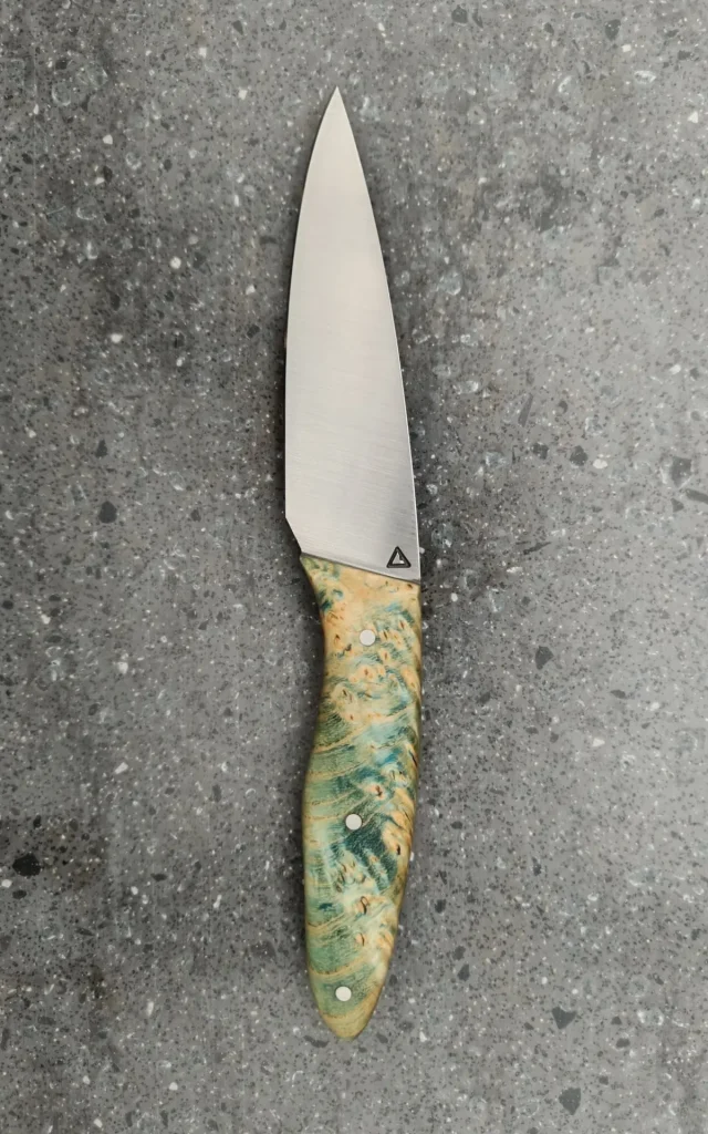 Couteau artisanal N°4 Bermudes avec manche en frêne teinté, vue recto